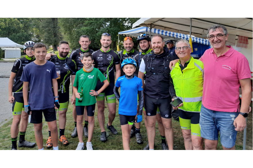 Les participants de la sortie VTT.
