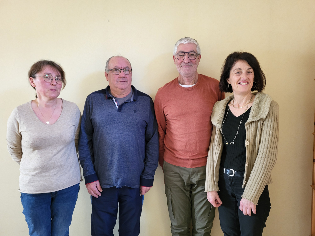 De gauche à droite : Stéphanie Bernard Lalong, Alain Rousselet, Gérard Rousseau, Béatrice Faucon sont les 4 agents recenseurs de la commune.